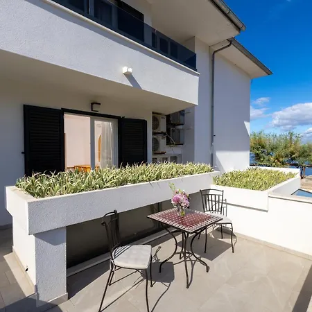 By The Sea Cove Pokrivenik, Hvar - 2069 3*