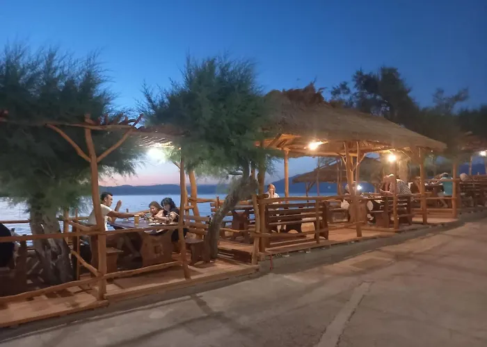 By The Sea Cove Pokrivenik, Hvar - 2069 Vendégház Gdinj