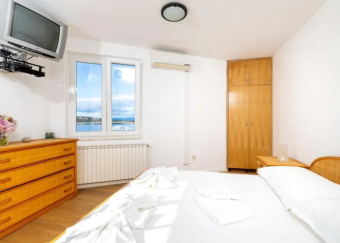 By The Sea Cove Pokrivenik, Hvar - 2069 3*