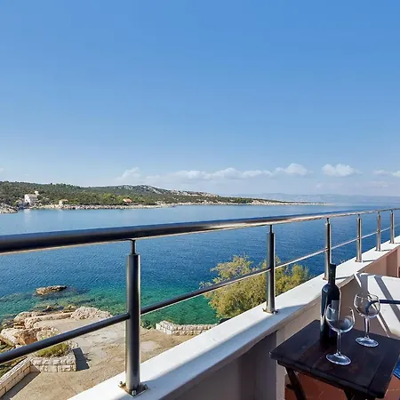 Guest house Rooms By The Sea Cove Pokrivenik, Hvar - 2069 3*