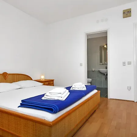 Rooms By The Sea Cove Pokrivenik, Hvar - 2069 Gdinj