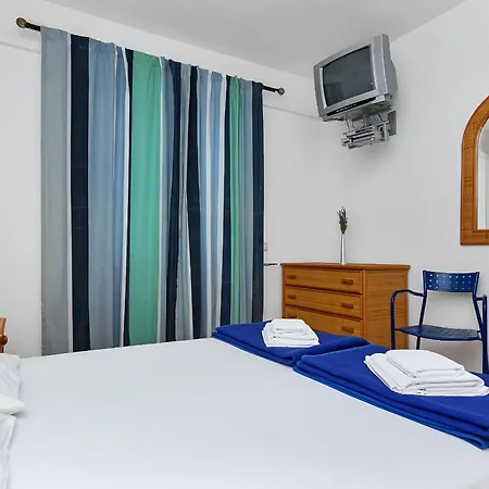 Rooms By The Sea Cove Pokrivenik, Hvar - 2069 Guest house Gdinj