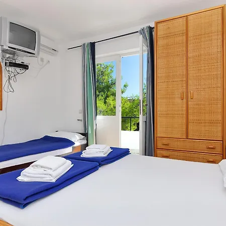 Rooms By The Sea Cove Pokrivenik, Hvar - 2069 Guest house Gdinj