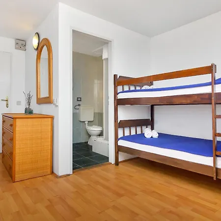 Guest house Rooms By The Sea Cove Pokrivenik, Hvar - 2069 Gdinj